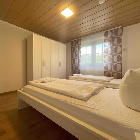 Wen112 Gut Geschnittene Monteurwohnung *